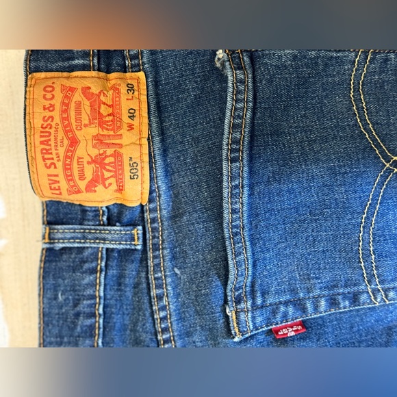 Levis 505 men’s sz 40x30 button/zip 5 pocket, medium wash. - Picture 6 of 7